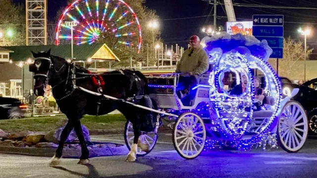 Heritage Carriage slide photo – Carriage at night blue copy