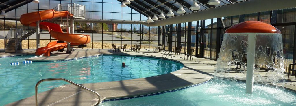 Grand smokies resort lodge pool2